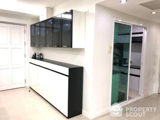 2-BR Condo at Fragrant 71 Condominium near BTS Phra Khanong