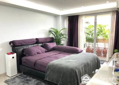 2-BR Condo at Fragrant 71 Condominium near BTS Phra Khanong