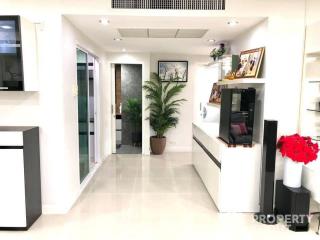 2-BR Condo at Fragrant 71 Condominium near BTS Phra Khanong