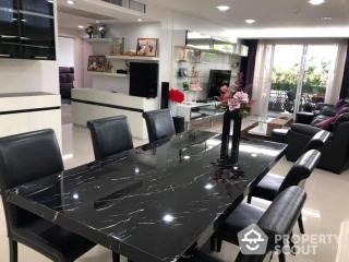 2-BR Condo at Fragrant 71 Condominium near BTS Phra Khanong