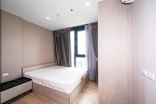 ONE bedroom condo located in Rama 9 and near MRT Rama 9