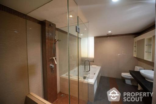 3-BR Condo at President Park Condominium near MRT Queen Sirikit National Convention Centre