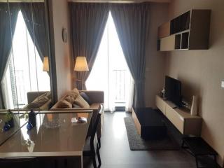 Set within the excellent location of Asoke area