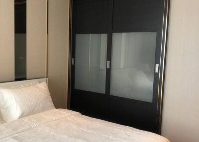 1-BR Condo at The Emporio Place near BTS Phrom Phong