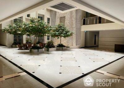 2-BR Condo at Citi Smart Sukhumvit 18 near BTS Asok