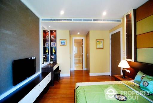 1-BR Condo at Bright Sukhumvit 24 Condominium near MRT Queen Sirikit National Convention Centre