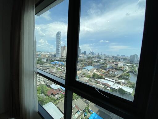 Fully furnished one bedroom featuring good sized unit, Just a few minutes to BTS Phrakaong station