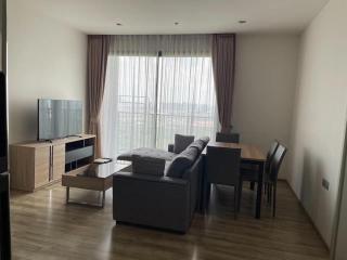 2 bedrooms with park view unit on 30th floor. Convenient area near BTS Mochit