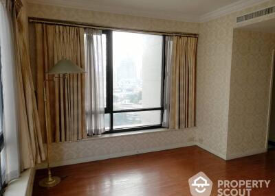 3-BR Condo at Baan Piya Sathorn near MRT Si Lom