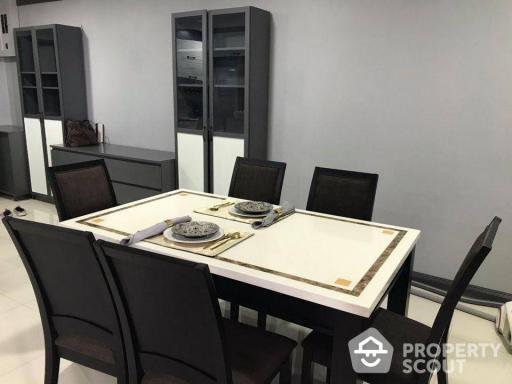 3-BR Condo at Supalai Place Sukhumvit 39 near BTS Phrom Phong