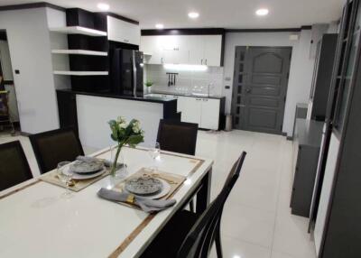 3-BR Condo at Supalai Place Sukhumvit 39 near BTS Phrom Phong