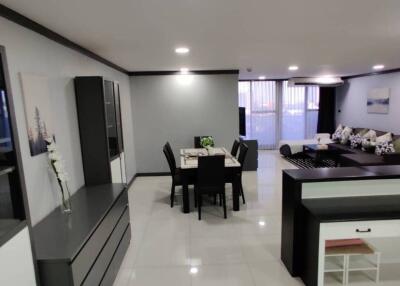 3-BR Condo at Supalai Place Sukhumvit 39 near BTS Phrom Phong