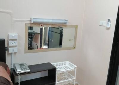 1-BR Condo at Pipat Place Condominium near BTS Chong Nonsi