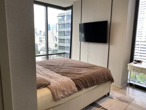 Ashton Silom is the high-rise condominium has 48 storey and Located on Silom Road