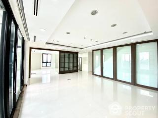 3-BR Penthouse at Icon 3 Condominium near BTS Thong Lor