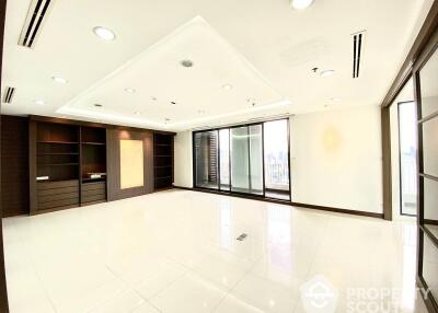 3-BR Penthouse at Icon 3 Condominium near BTS Thong Lor