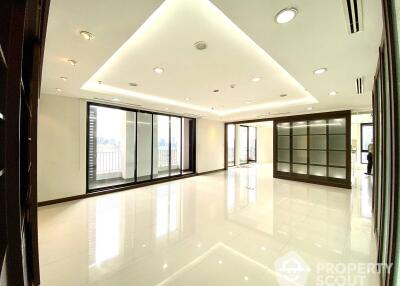 3-BR Penthouse at Icon 3 Condominium near BTS Thong Lor