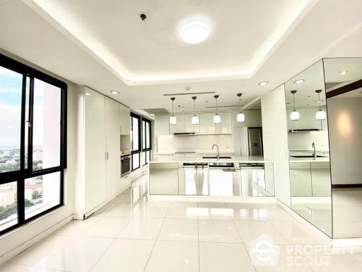 3-BR Penthouse at Icon 3 Condominium near BTS Thong Lor