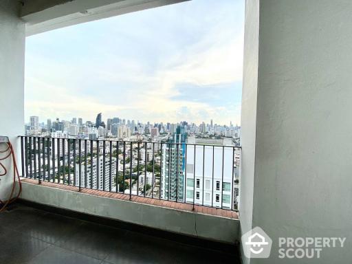 3-BR Penthouse at Icon 3 Condominium near BTS Thong Lor