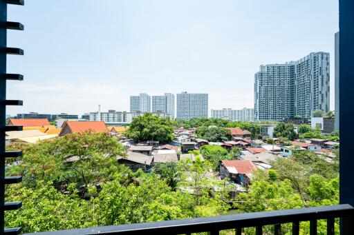 Condo in the great area of Sukhumvit. Just 5 minutes from BTS Onnut