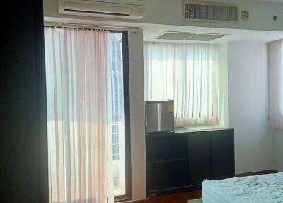 2-BR Condo at Supalai Premier Place Asok near MRT Phetchaburi