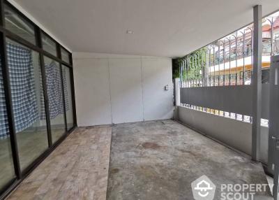 3-BR Townhouse at Baan Prommit Villa near BTS Phrom Phong (ID 513925)