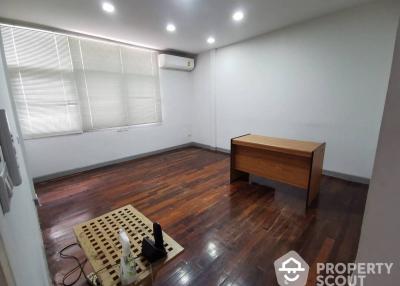 3-BR Townhouse at Baan Prommit Villa near BTS Phrom Phong (ID 513925)