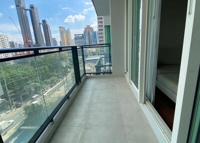 Ivy Thonglor, the rental unit is exceptionally located in Thonglor area