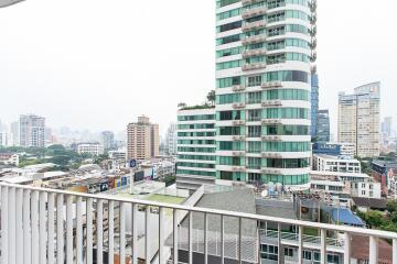HQ Thonglor. Ideally located in the middle of Thonglor where is a highly desirable address