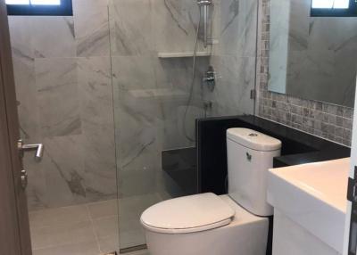 2-BR Condo at Supalai Premier Charoen Nakhon near BTS Krung Thon Buri