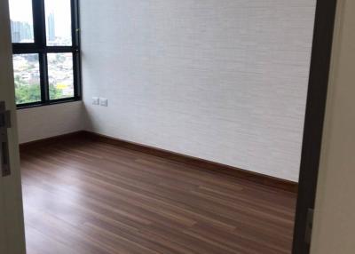 2-BR Condo at Supalai Premier Charoen Nakhon near BTS Krung Thon Buri