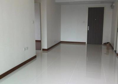 2-BR Condo at Supalai Premier Charoen Nakhon near BTS Krung Thon Buri