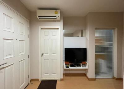 Great simplicity style and tidy Condominium in Sukhumvit area