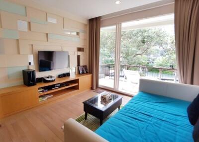 1 bedroom unit with garden view
