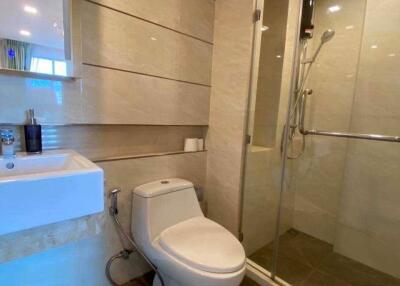 2-BR Condo at The Light New York Sukhumvit 64 near BTS Punnawithi