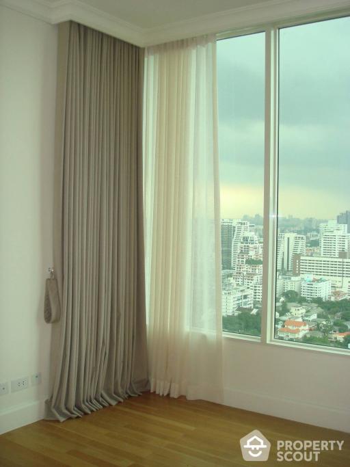 2-BR Condo at Royce Private Residences near MRT Sukhumvit