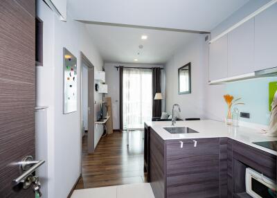 CEIL by Sansiri within easy reach to Ekkamai BTS station and expressway