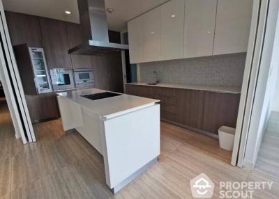 2-BR Condo at 185 Rajadamri near BTS Ratchadamri