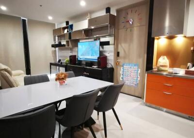 2-BR Condo at Noble Ploenchit near BTS Phloen Chit