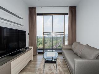 3 bedrooms unit with enormous Jatujak park view, fully-furnished with modern style