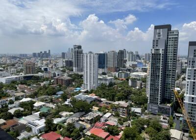 HQ Thonglor,  Ideally located in the middle of Thonglor where is a highly desirable address