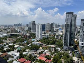 HQ Thonglor,  Ideally located in the middle of Thonglor where is a highly desirable address