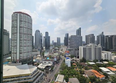 The Bangkok Thonglor, the super-luxury condo for the exclusive relaxing lifestyle.