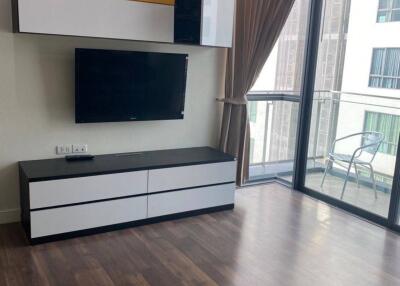 2-BR Condo at The Room Sukhumvit 62 near BTS Punnawithi