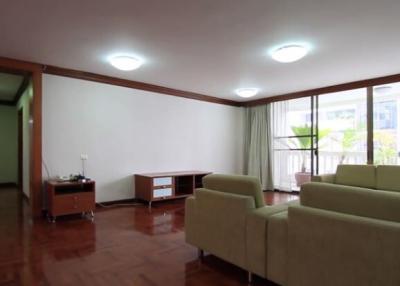 Provide a luxurious and  comfortable home in the heart of Sukhumvit 24