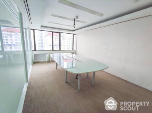 Commercial for Rent and Sale in Khlong Toei