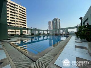 3-BR Condo at Lumpini Suite Sukhumvit 41 near BTS Phrom Phong