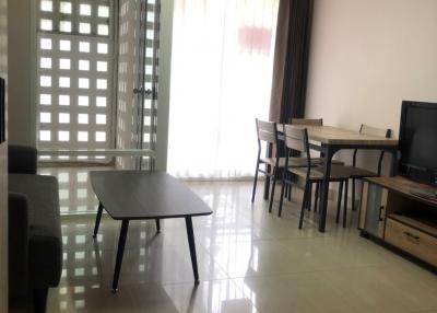 Condominium in the heart of RCA, good atmosphere, live life to the fullest of happiness.