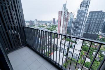 Condo for sale and rent with 3 Bedroom, perfectly situated near Thonglor