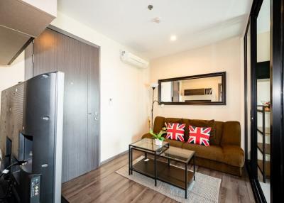 Conveniently located in the superb location of Onnut area with one bedroom